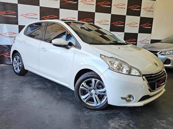 PEUGEOT 208 1.6 GRIFFE 16V FLEX 4P AUTOMÁTICO PEUGEOT 208 1.6 GRIFFE 16V FLEX 4P AUTOMÁTICO